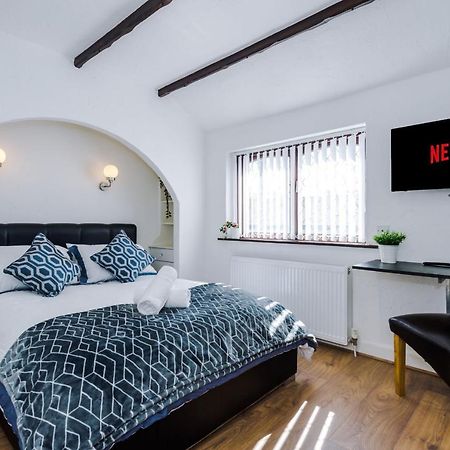 Sunshine Cottage By Happy Sunshine Stay Golborne Экстерьер фото