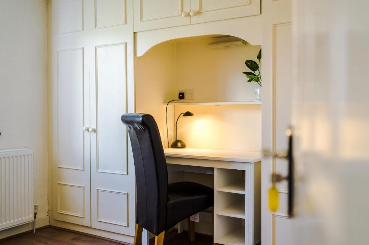 Sunshine Cottage By Happy Sunshine Stay Golborne Экстерьер фото