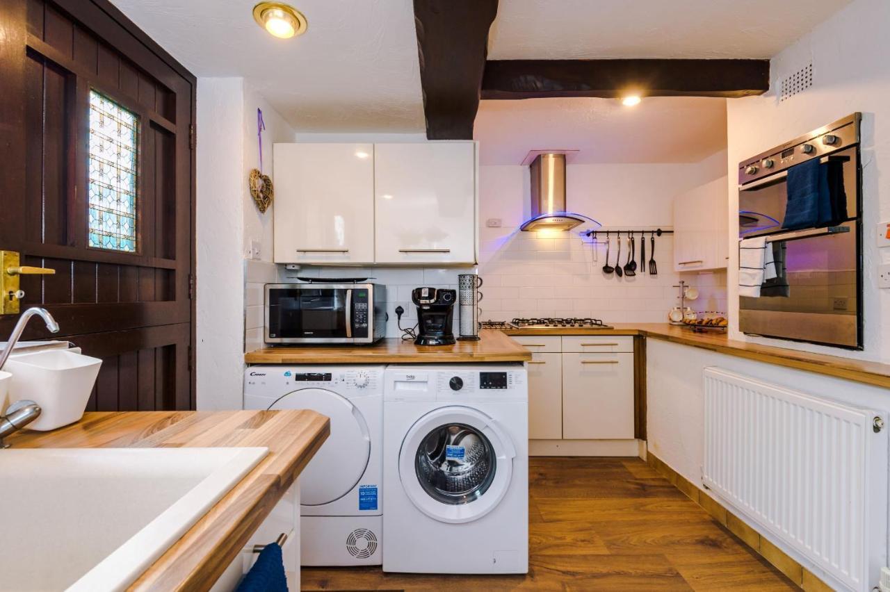 Sunshine Cottage By Happy Sunshine Stay Golborne Экстерьер фото