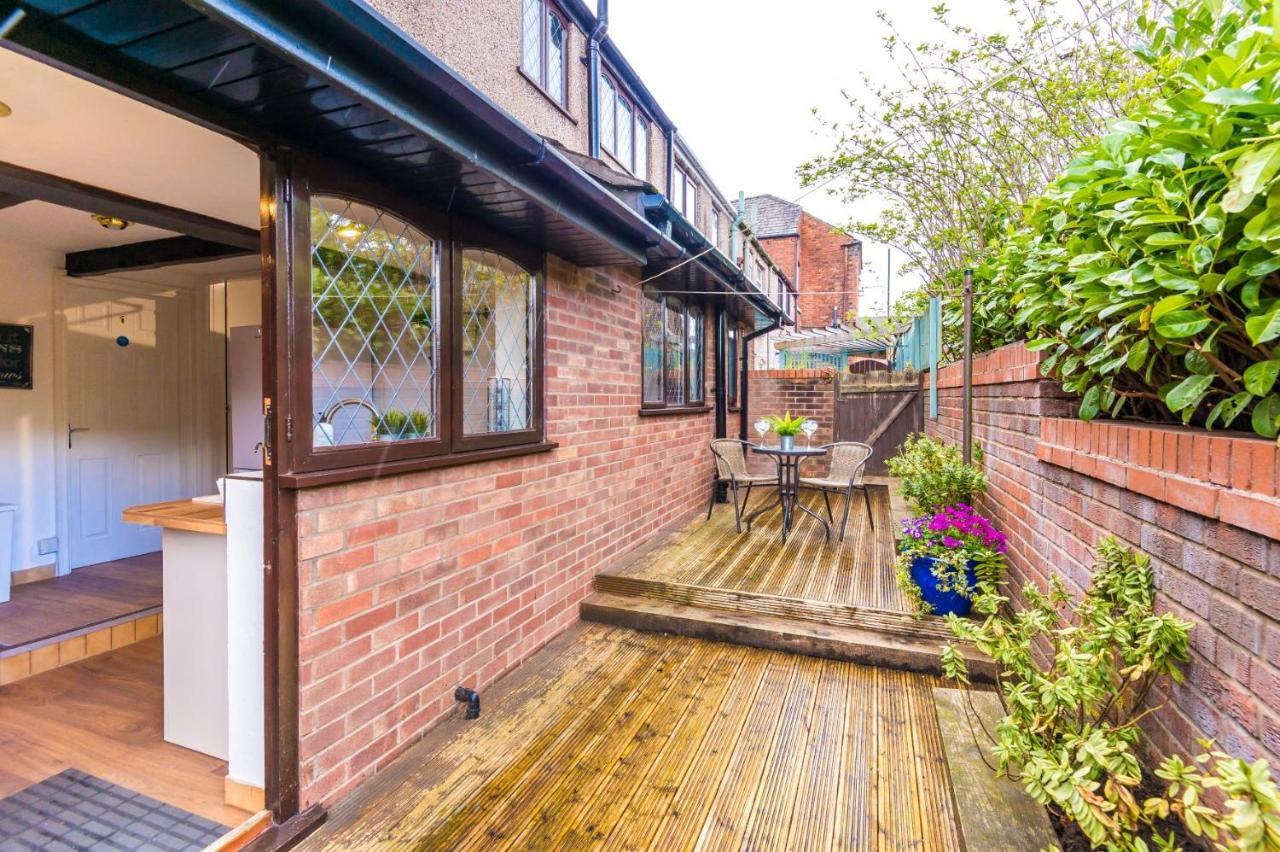 Sunshine Cottage By Happy Sunshine Stay Golborne Экстерьер фото