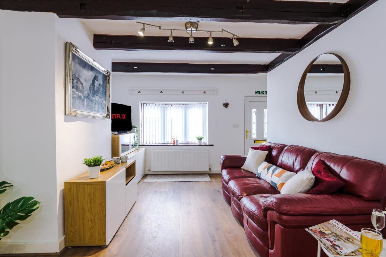Sunshine Cottage By Happy Sunshine Stay Golborne Экстерьер фото