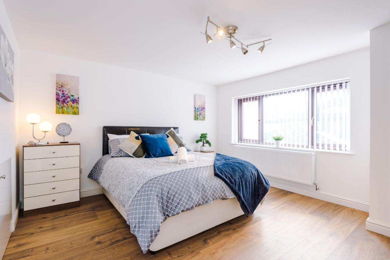 Sunshine Cottage By Happy Sunshine Stay Golborne Экстерьер фото