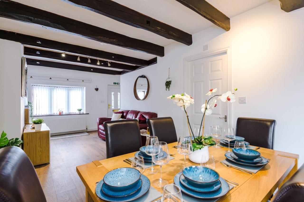 Sunshine Cottage By Happy Sunshine Stay Golborne Экстерьер фото